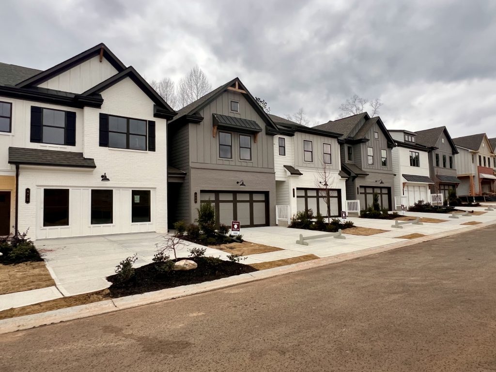 the towns at auburn station east